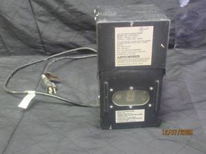 lot 140 image: LOW VOLTAGE TRANSFORMER MODEL PTST-30012