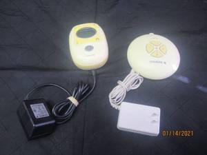 lot 9 image: 2 MEDELA BEAST PUMPS