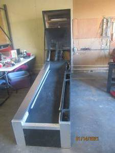 lot 130 image: JACKPOT RISING SKEEBALL POWERS ON NO GAMEBOARD