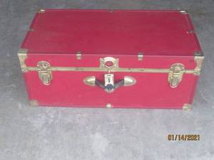 lot 133 image: CONCOURSE CHEST