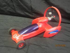 lot 138 image: VINTAGE COX THIMBLE DROME SPINNING PROPELLER #5 RED RACER