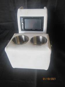 lot 154 image: CONSOLE 2 STAINLESS STEEL CUP HOLDER WITH BLAUPUNKT 6.2 WIDE SCREEN RADIO AND SONY XPLOD SPEAKERS
