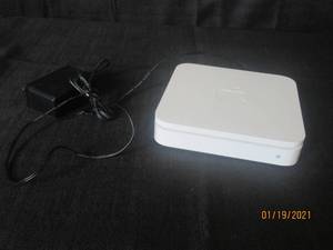 lot 192 image: APPLE AIRPORT EXTREME BASE STATION MODEL A1143