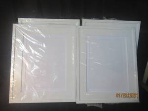 lot 286 image: TOTAL OF 4 WOOD PICTURE FRAMES&nbsp&nbsp 22 X 18