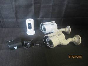 lot 287 image: TOTAL OF 4 SECURITY SURVEILLANCE CAMERAS-VIVINT, SWANN, AGI&nbsp&nbsp