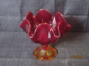 lot 288 image: RED ORANGE SCALLOPED TOP VASE&nbsp