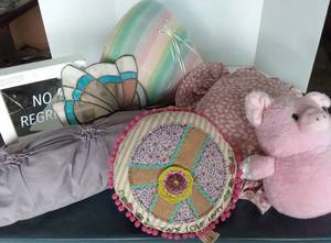 lot 71 image: Girly Room Dcor, including Beaded Curtain, Throw pillows, Hot Air Balloon Hanging Pillow, Black canopy, and more