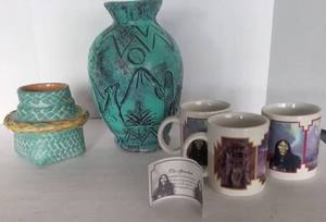 lot 90 image: SouthwesternNative Dcor including Collector Coffee Mugs