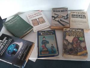 lot 98 image: Collector Books on Antiques(Gemstones, Depression Glass, and More)