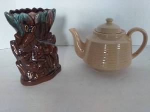 lot 128 image: Northland Teapot and MCM style Horse Vase