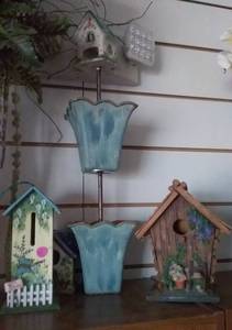 lot 153 image: Birdhouses and Homemade Hat Hanging Feeder