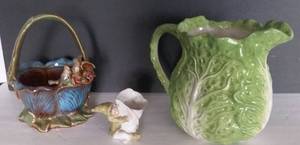 lot 156 image: Cabbage Dcor and More, 3 Pc