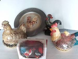 lot 12 image: Ceramic and Metal Rooster Dcor, 5 Pc. One is Cast Iron.