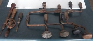 lot 18 image: Generous Qty of Vintage Hand Drills