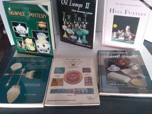 lot 93 image: Collector Books on Pottery, Glassware, and More