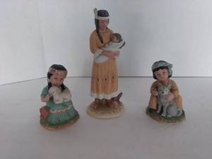 lot 101 image: Homco Native American Figurines, 3 Pc