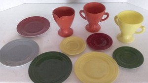 lot 137 image: Vintage Hazel Atlas Dinner ware