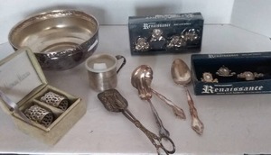 lot 136 image: Silverpate Bowl, Utensils, Neiman Marcus S&ampP Shaker Covers, and&nbsp More