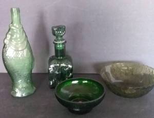 lot 80 image: Vintage Green Glass Dcor, including Hoosier Glass Bowl.