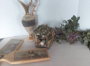 lot 158 image: Grape Dcor, Including Wind Up Musical Gazebo. 5 Pc