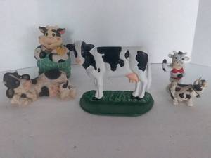 lot 184 image: Cow Dcor, 5 Pc. One is Cast Iron