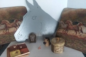 lot 188 image: Horse Dcor, including Pillows, Metal Wall Decor, Trinket Box, and More. 8 Pc