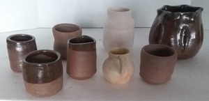 lot 200 image: Pottery 8 Pc