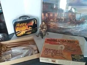 lot 222 image: Western Dcor, Wagon Kit, Lunchbox, and More .4 Pc