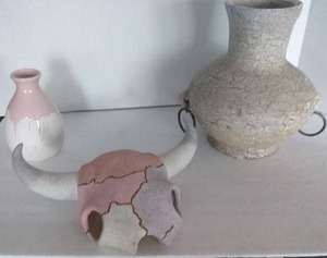 lot 225 image: Ceramic Cattle Skull, Mizrahi Vase, and more