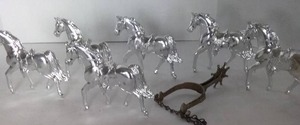 lot 230 image: Vintage Pot Metal Carnival Souvenir Horses and Vintage Childs Spur