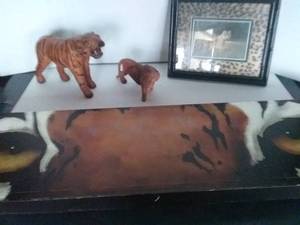 lot 242 image: Tiger and Lion Dcor, Including Vintage Paper Mache Tiger. Canvas is 48x10.&nbsp 4 Pc