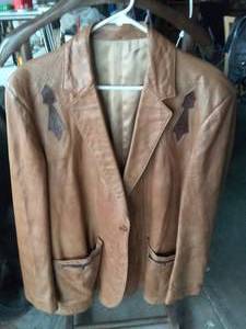 lot 289 image: &nbspVintage Scullys Mens Western Leather Blazer and Ladies Leather Coat