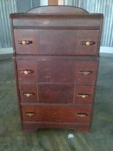 lot 294 image: Vintage Waterfall Chest of Drawers, with Bakelite Handles. Matches 295