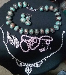 lot 248 image: Necklace and Earring Sets. 3 Sets.