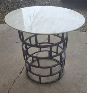lot 300 image: Marble Top side Table With Metal Barrel Style Base