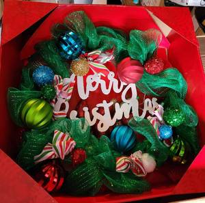 lot 15 image: LOT OF 4 NEW IN PACKAGES 24 MERRY CHRISTMAS MESH WREATHS IN STYLESCOLORS SHOWN. (YOUR BID X 4)