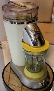 lot 64 image: MARGARITAVILLE MARGARITA MACHINE BY SUMBEAM MODEL DM0500 AS SHOWN.