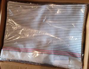 lot 75 image: LOT OF 5 4-PACKS OF NEW 14 x 19 TABLE PLACEMATS IN STYLECOLOR SHOWN. (YOUR BID X 5)