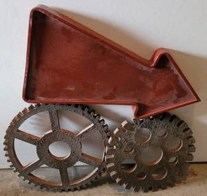 lot 80 image: LOT OF 3 DECORATIVE WALL ACCENTS IN STYLESCOLORSCONDITION SHOWN. (YOUR BID X 3)