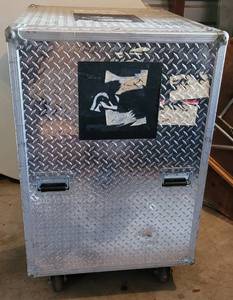 lot 99 image: LARGE SIZE STORAGE  EQUIPMENT CASE AND CONTENTS WITH ROLLERS AS SHOWN. APPROX. 30 W x 38.5 D x 49 H.