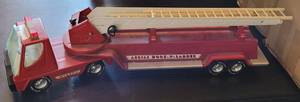 lot 114 image: VINTAGE NYLINT AERIAL HOOK-N-LADDER FIRE ENGINE AS SHOWN.