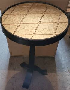 lot 116 image: LOT OF 2 DECORATIVE ROUND ACCENT TABLES WITH BOX IN STYLECOLORCONDITION SHOWN. (YOUR BID X 2)
