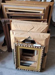 lot 155 image: LOT OF 11 WOODEN PICTURE FRAMES IN ASSORTED STYLESCOLORS AS SHOWN. (YOUR BID X 11)