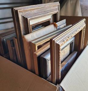 lot 157 image: LOT OF ASSORTED PICTURE FRAMES AS SHOWN.