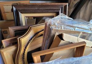 lot 158 image: LOT OF ASSORTED PICTURE FRAMES AS SHOWN.