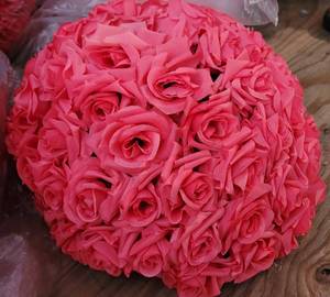 lot 195 image: LOT OF 4 FLOWER BALL DECORATIONS IN STYLECOLORCONDITION SHOWN. EACH 16 WIDE. (YOUR BID X 4)