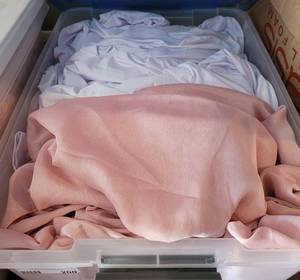 lot 200 image: CONTAINER LOT OF ASSORTED LINEN IN STYLESCOLORSCONDITION SHOWN.