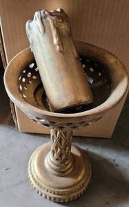 lot 212 image: LOT OF 2 DECORATIVE VASESCANDLE HOLDERS WITH BOX IN STYLECOLORCONDITION SHOWN. EACH APPROX. 13 H. (YOUR BID X 2)