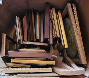 lot 305 image: BOX LOT OF ASSORTED WOODEN PICTURE FRAMES IN STYLESCOLORSCONDITION SHOWN.
