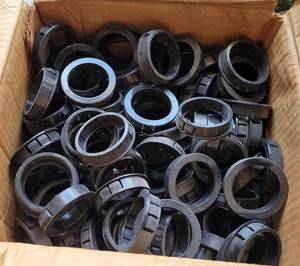 lot 309 image: BOX LOT OF HEYCO SNAP BUSHINGS 1.75 MOUNTING HOLE AS SHOWN.